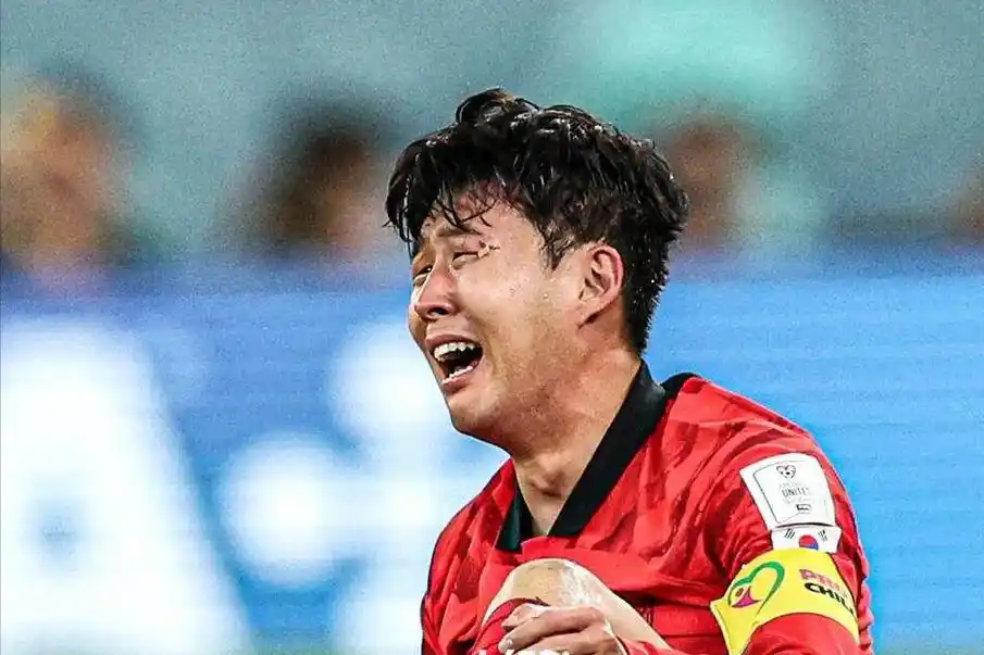 主帅坦言遗憾但认可拼搏，CBA季后赛首战失利背后的坚韧信号